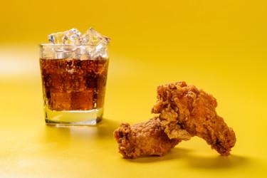 7 Foods and Drinks That Are Dangerous to Children